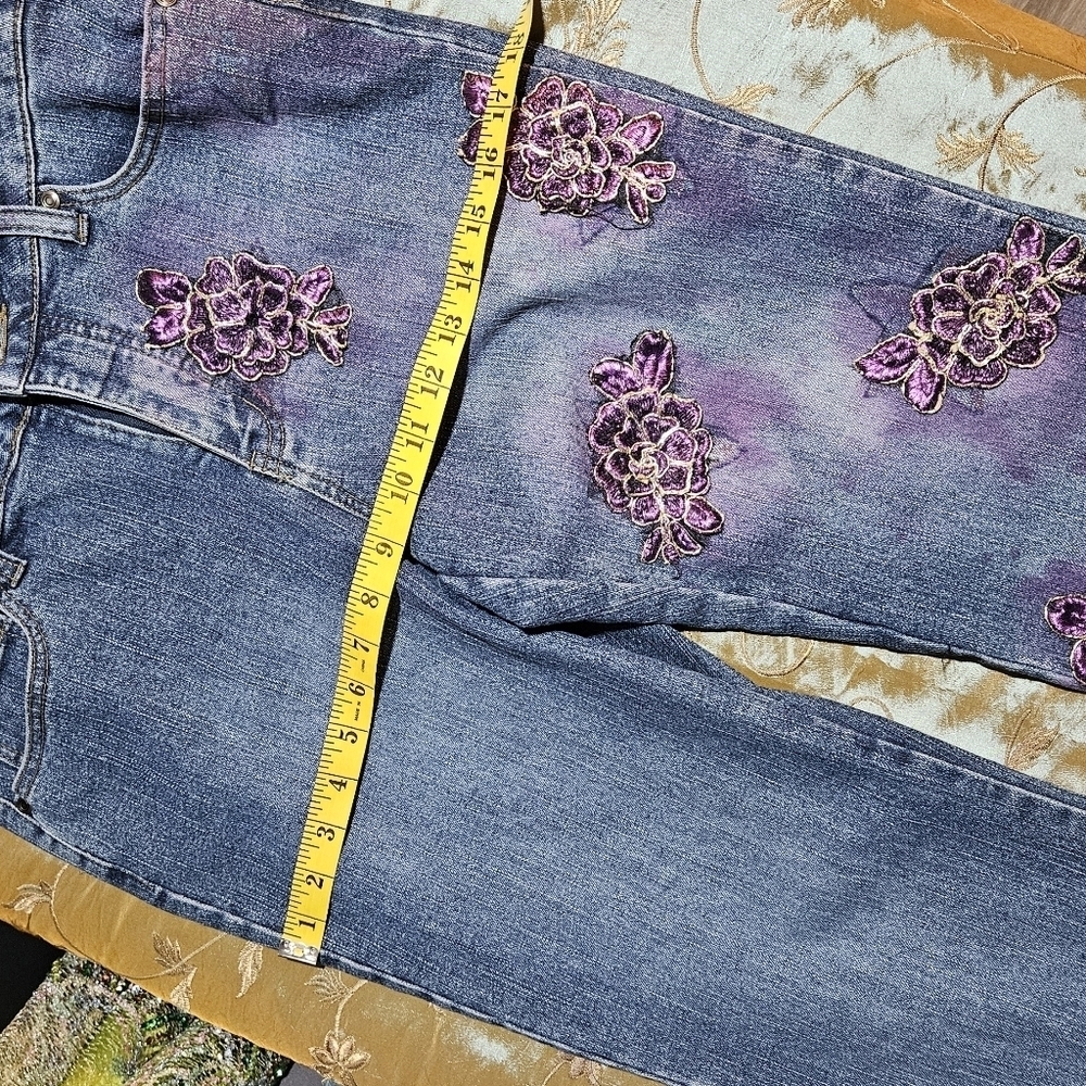 Embroidered Blue Jeans for Women - Picture 6 of 10